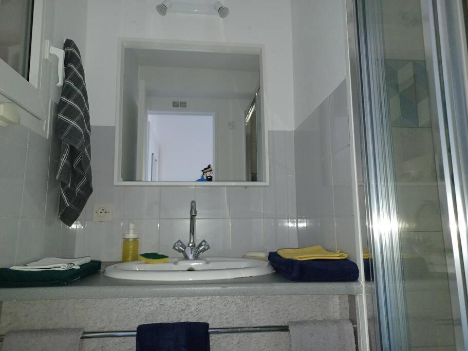 Plain-Pied, Terrasse, Piscine, Pleine Vue Mer, Plage A 6' A Pied, Parking, Wifi Fleury  Extérieur photo